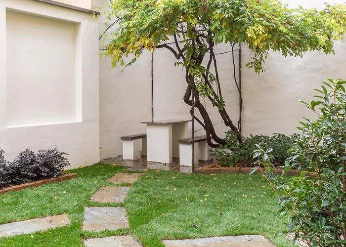 Sant Ambroeus Garden Apartment